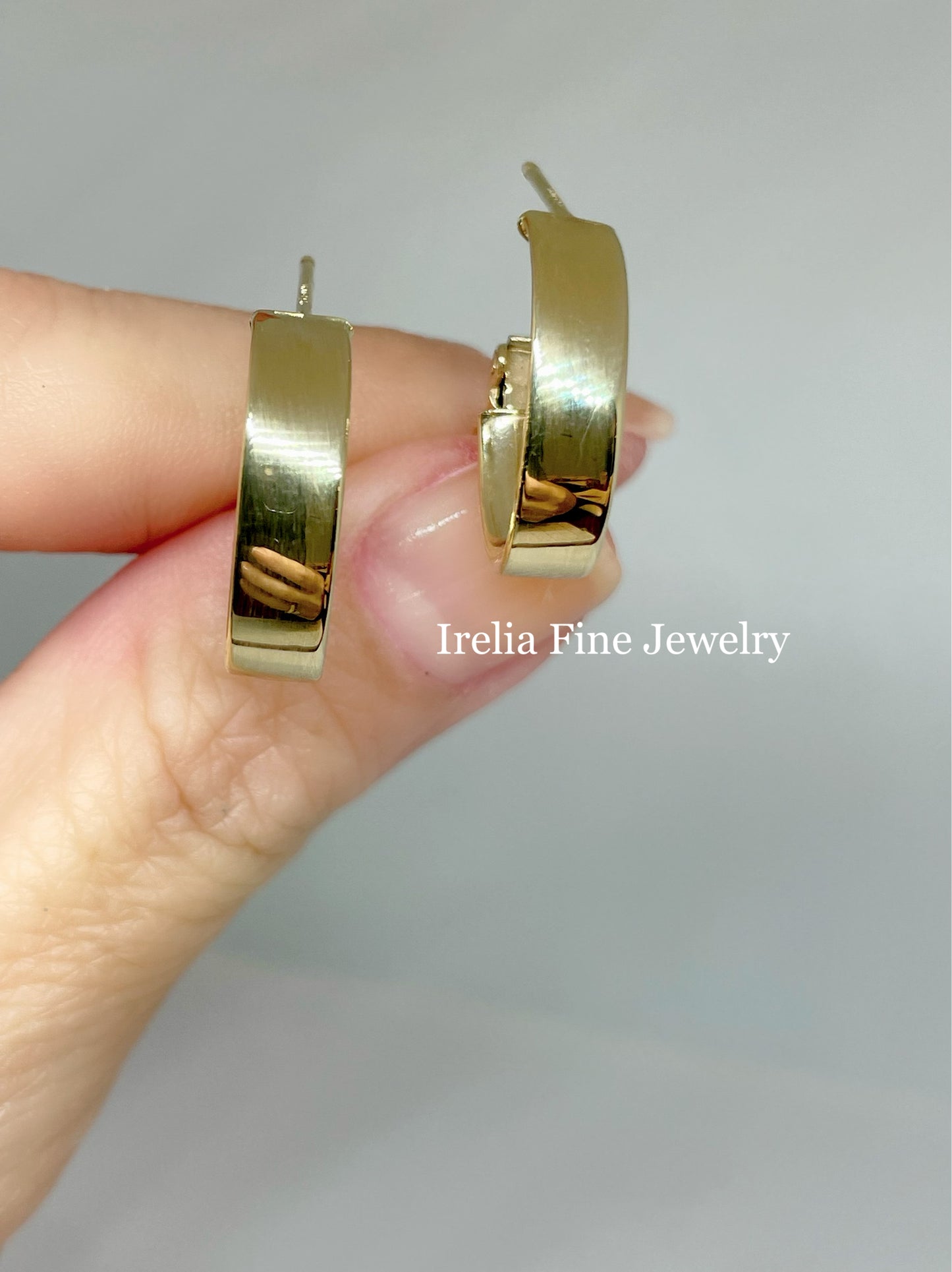 14k Yellow Gold High Polished 5mm Omega Back Oval Hoop Earrings