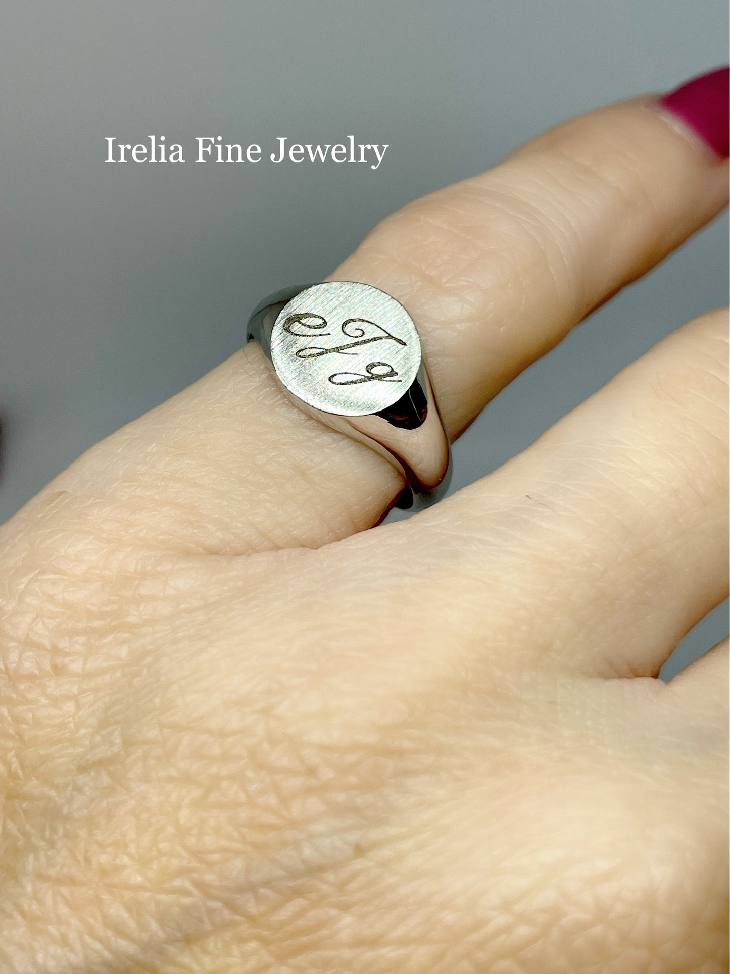 14K White Gold Round Signet Ring , Ring Size 7