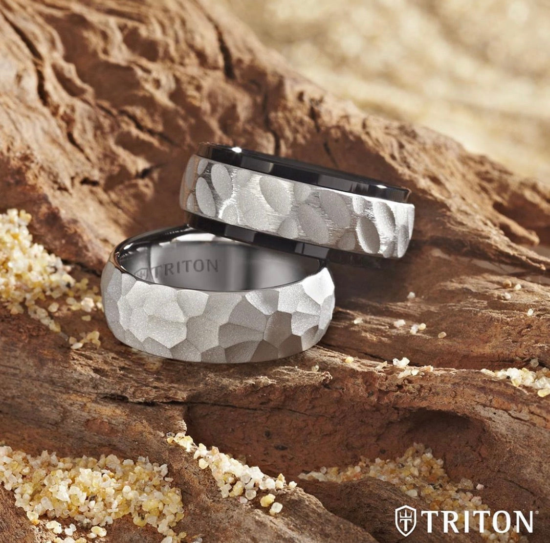 8MM Tungsten Carbide Ring - Hammered Edge To Edge