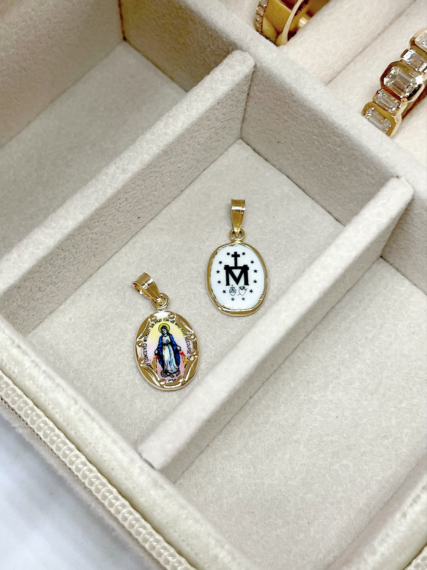 14K Yellow Gold Hand Painted Porcelain Miraculous Medal Size 13x10 mm - Made in Italy