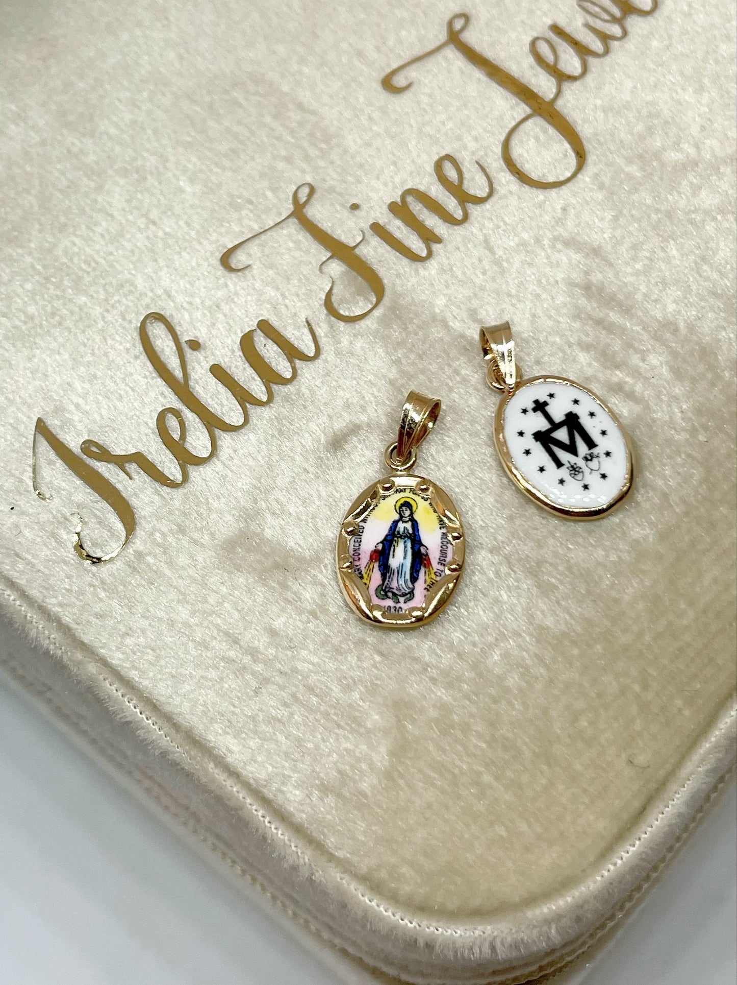 14K Yellow Gold Hand Painted Porcelain Miraculous Medal Size 13x10 mm - Made in Italy