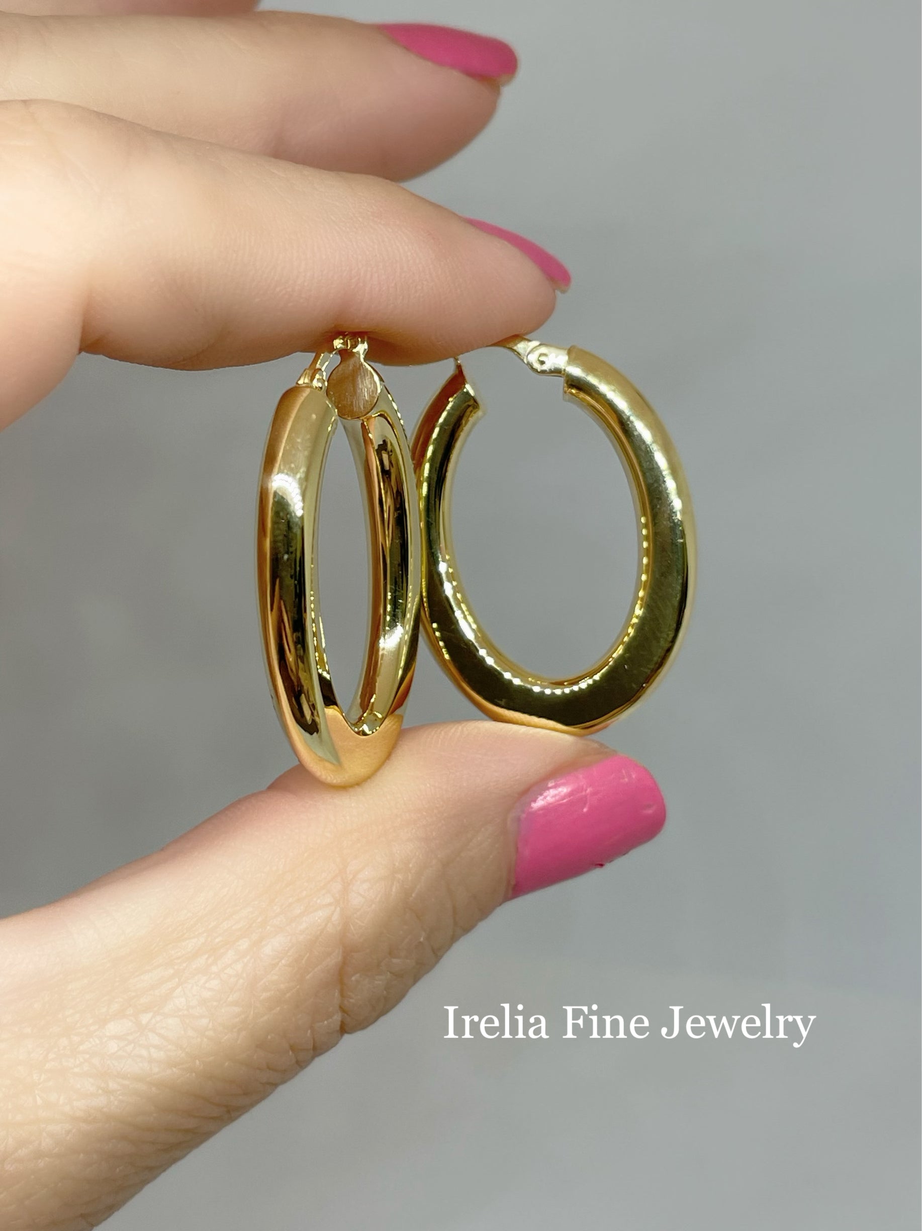14K Yellow Gold Hallow Tube Oval Hoop Earrings