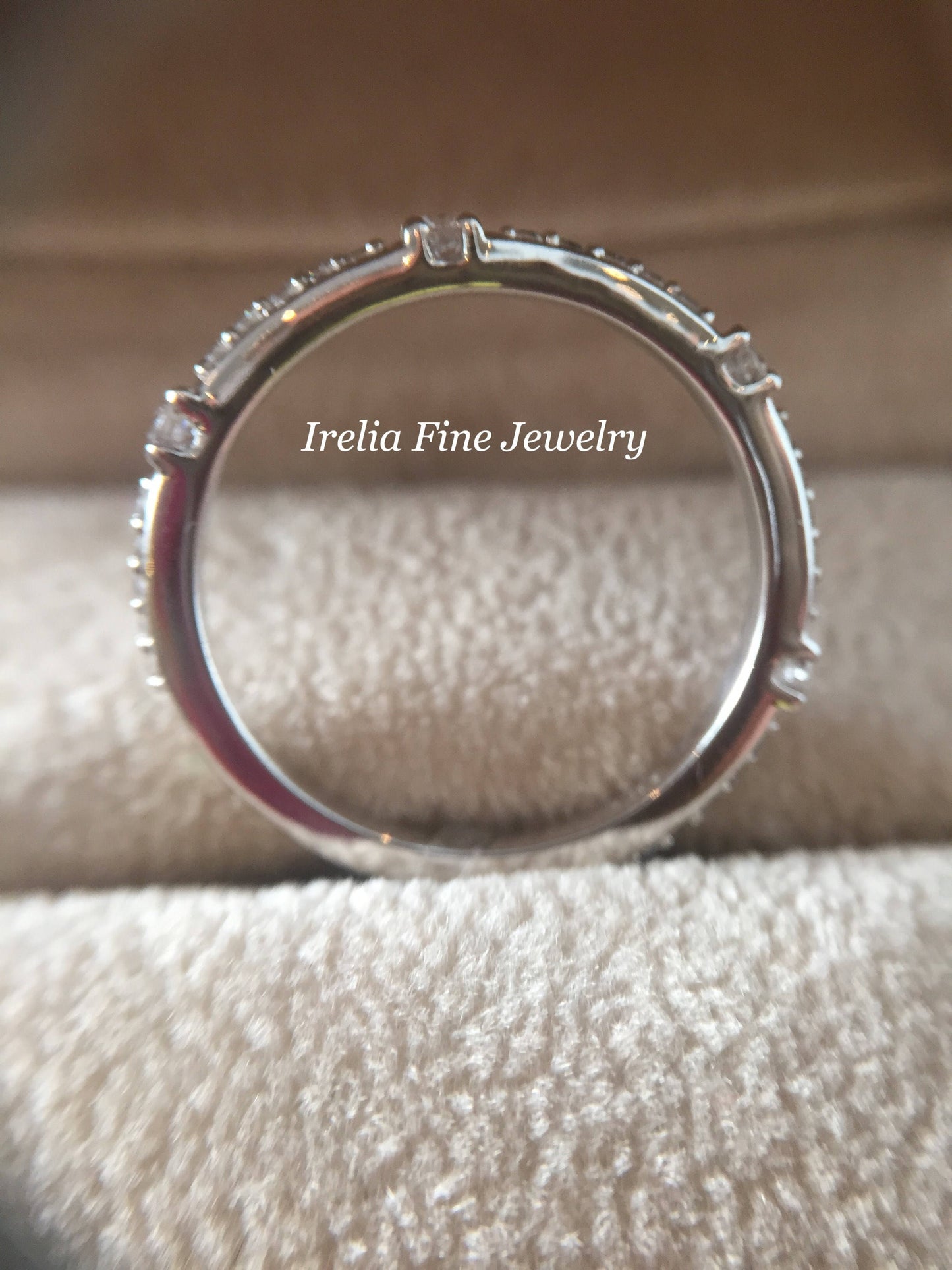 14k White gold Alternating Diamond Stackable Band 