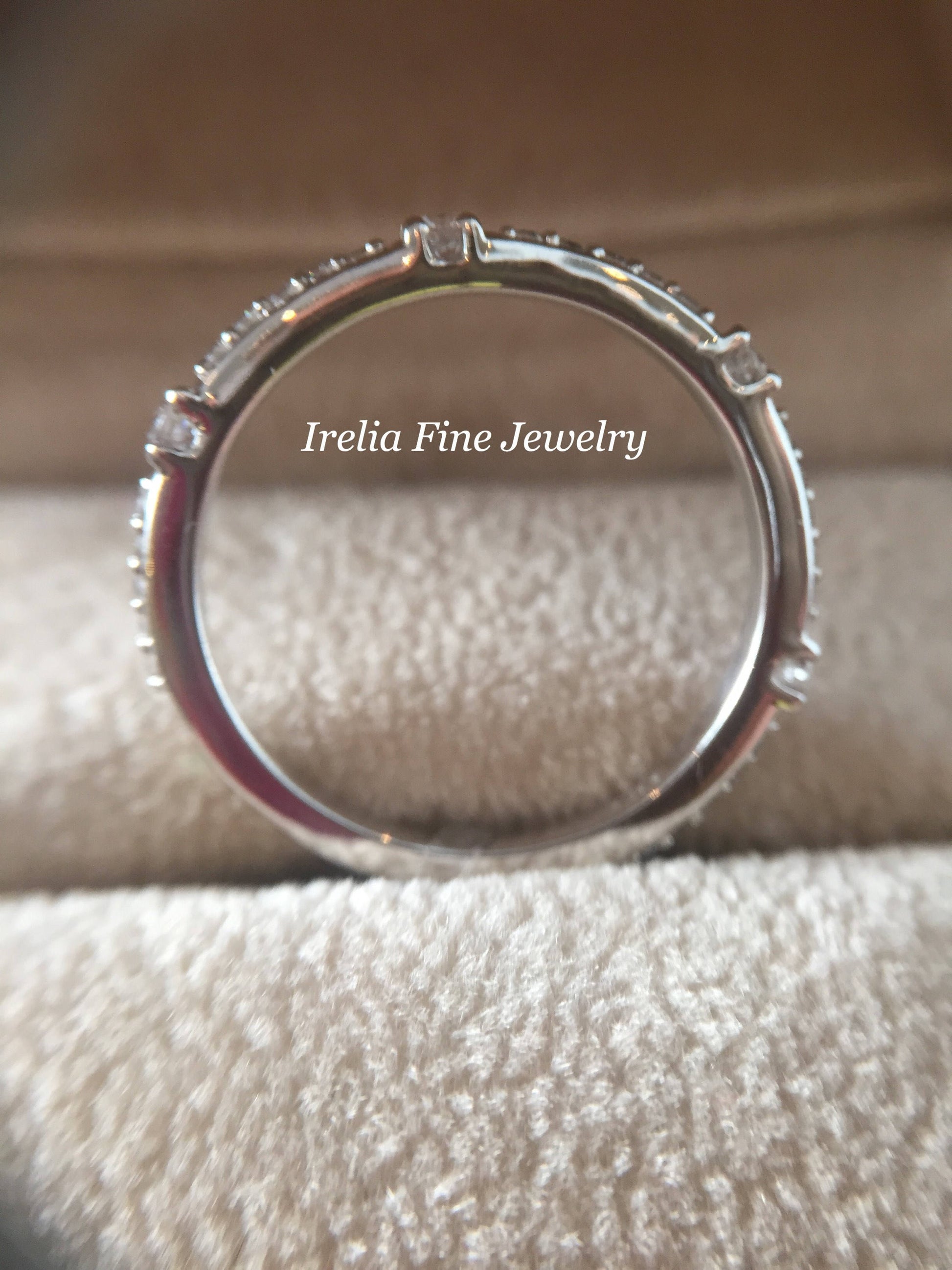 14k White gold Alternating Diamond Stackable Band 