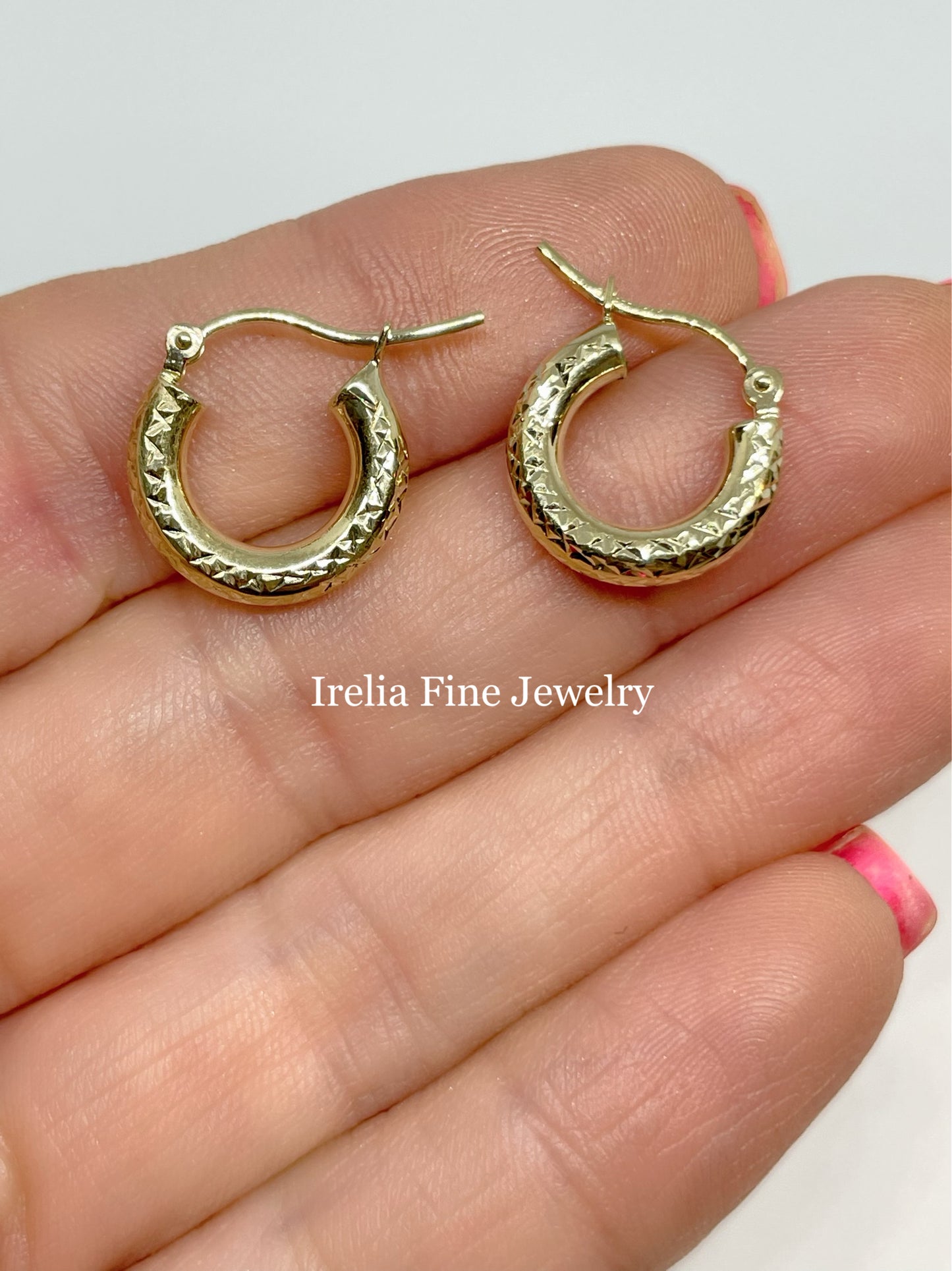 14k Yellow Gold Diamond Cut Hoop Earrings