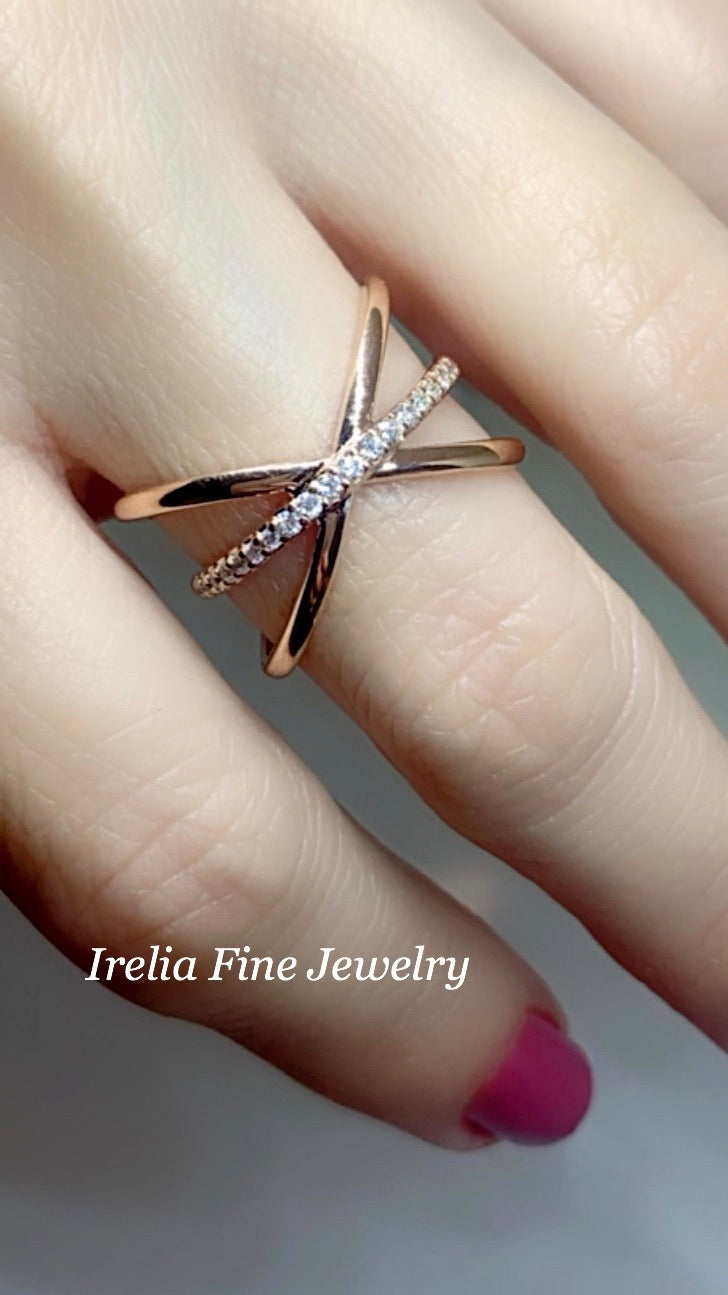 14K Rose Gold with 1/6 CTW Natural Diamond Ring with Criss-Cross Design
