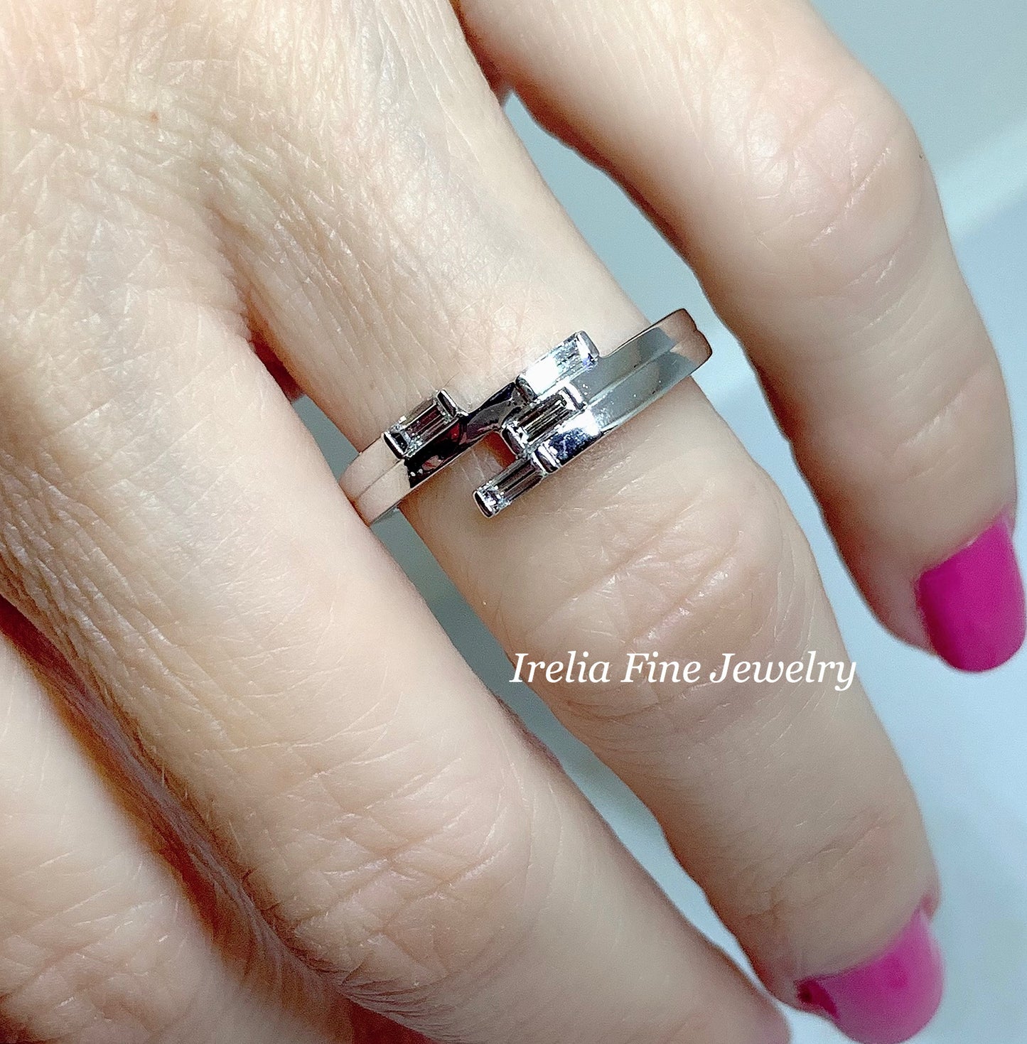 14k White gold 1/4 CTW Geometric Natural Diamond Ring, Size 7