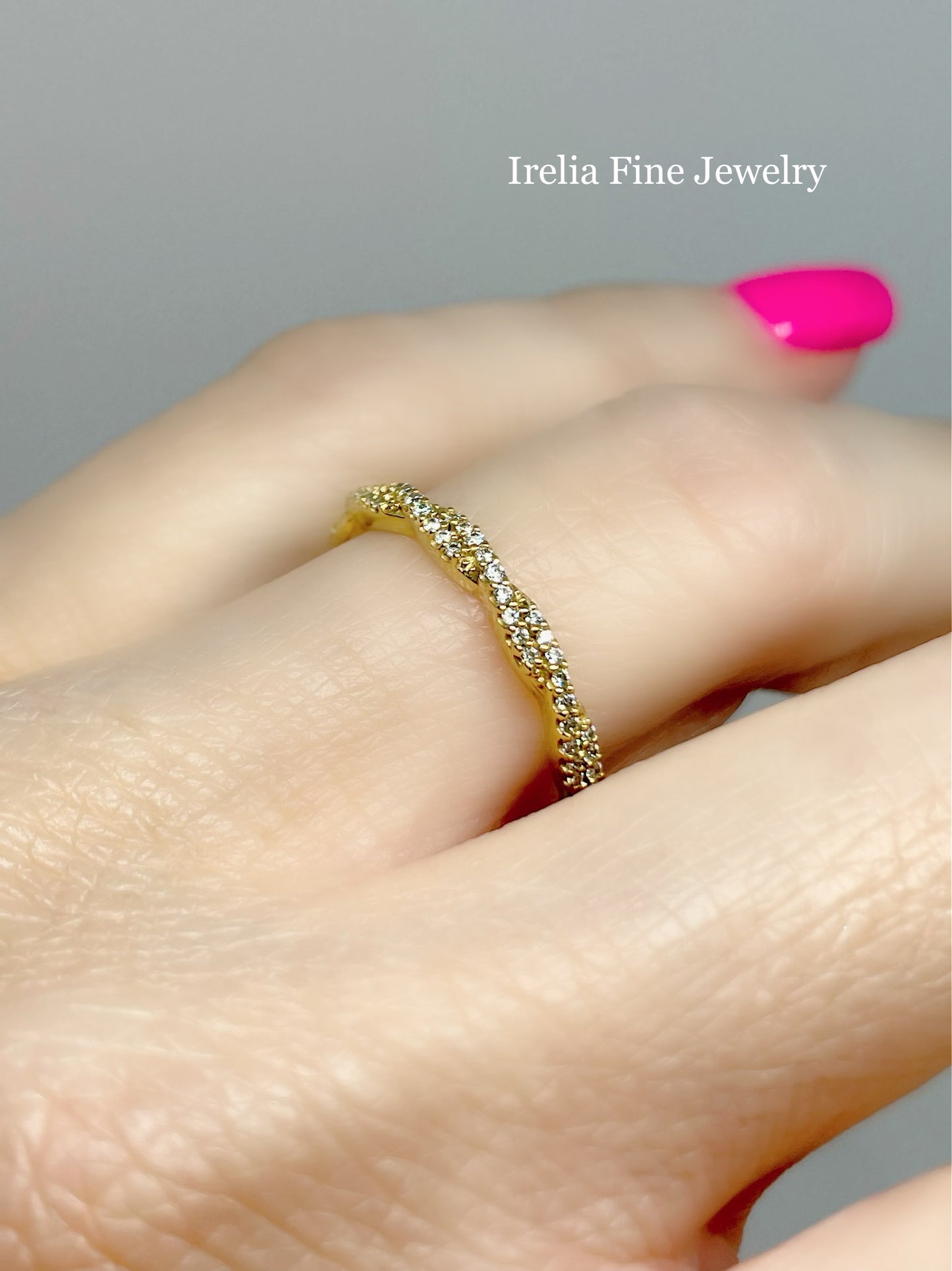 14K Gold 1/4 Carat Twisted Natural Diamond Eternity Ring , Size 7